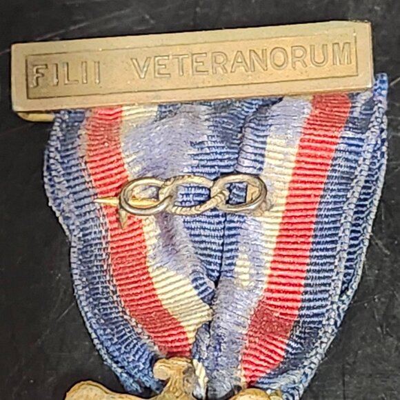 2 Civil War Union Medals Sons Of Union Veterans Fraternity Antique SUVCW Bronze - Picture 2 of 16